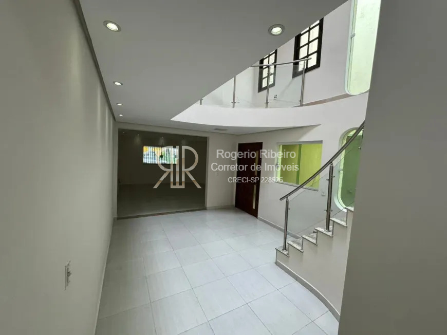 Sobrado à venda com 4 quartos, 264m² - Foto 3